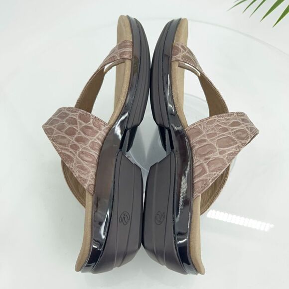 Aravon Quinn Sandals Women's Size 7 Brown Leather Thong Strap Sandal Comfy Croc - Picture 4 of 16